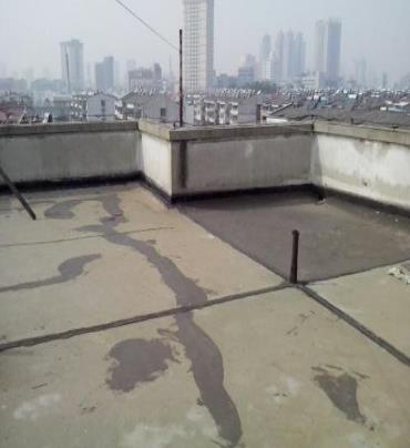 沿河漏水维修 楼顶漏水是什么原因，楼顶漏水维修方法是什么?